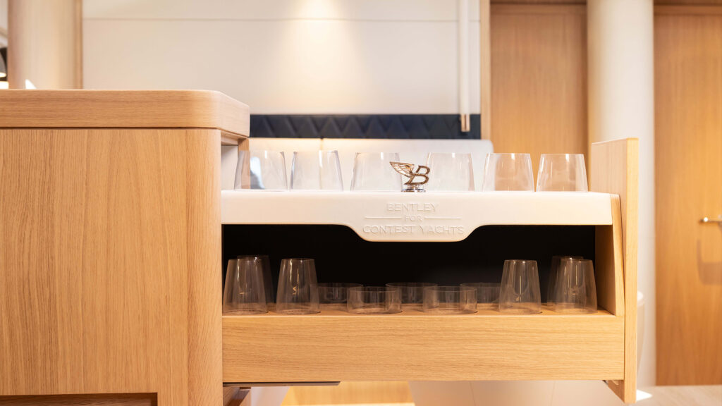 Unieke samenwerking tussen Contest Yachts en Bentley
